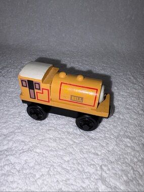 Thomas & Friends Yellow 'Bill' Wooden Train Engine